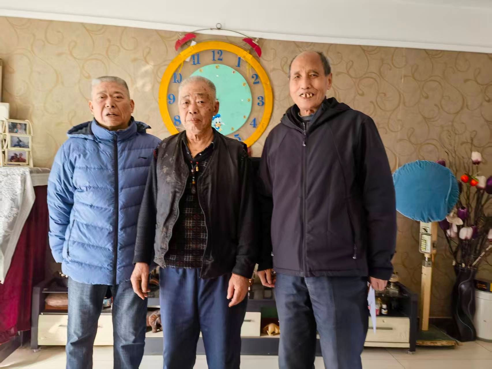 说明: C:\Users\dell\Desktop\2026春节慰问\离退休党总支8各支部37人\照片、报道\5-1.jpg